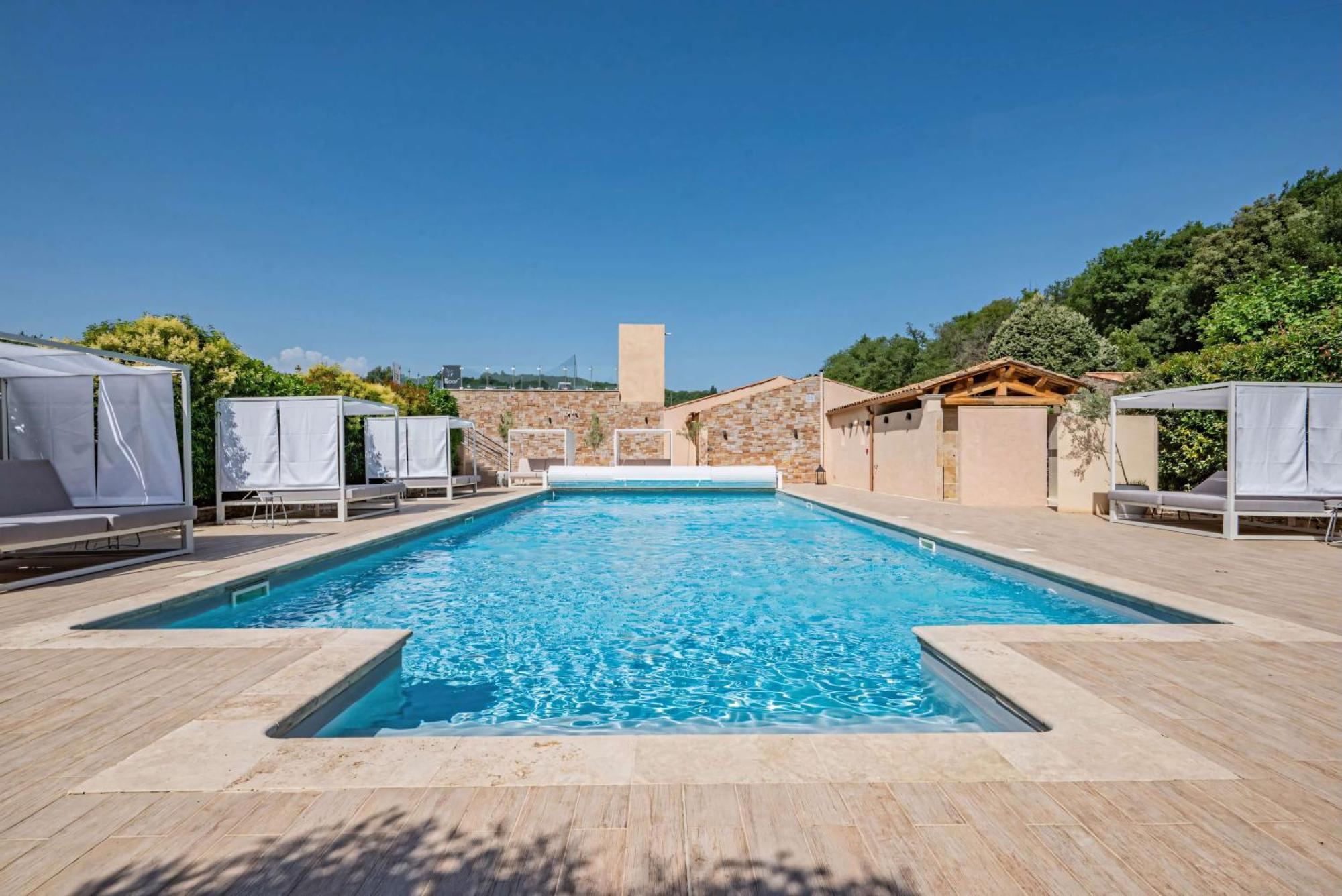 Domaine Ribiera, 5 Etoiles, & Golf - Forcalquier Hotel 5*