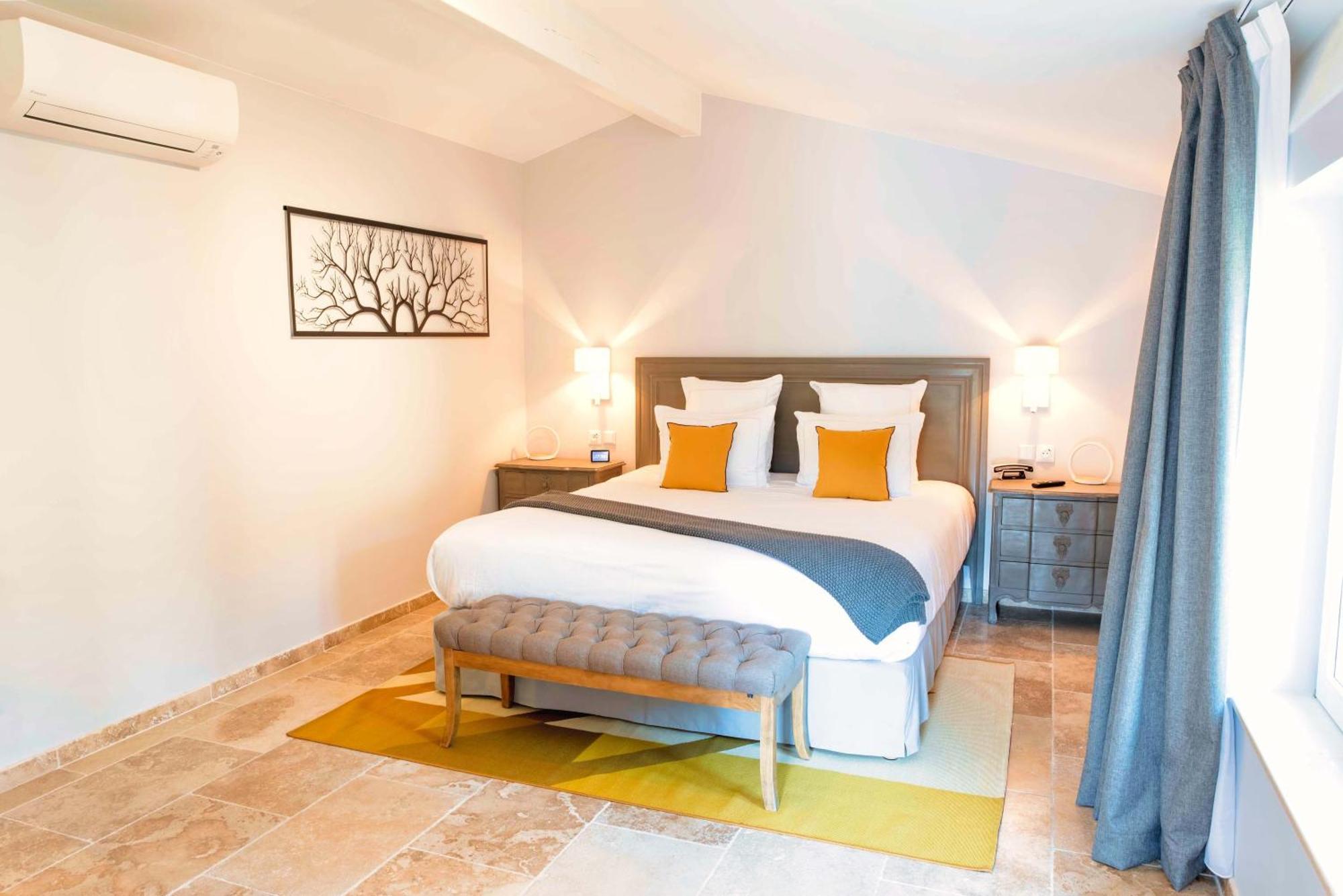 Domaine Ribiera, 5 Etoiles, & Golf - Forcalquier Hotel
