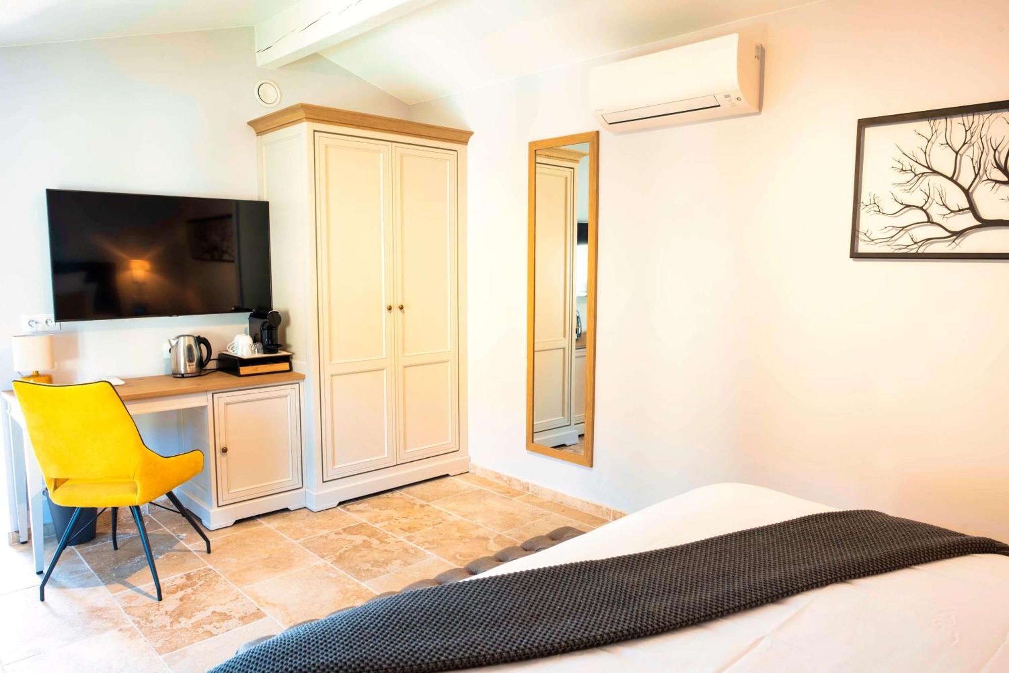 Hotel Domaine Ribiera, 5 Etoiles, & Golf - Forcalquier