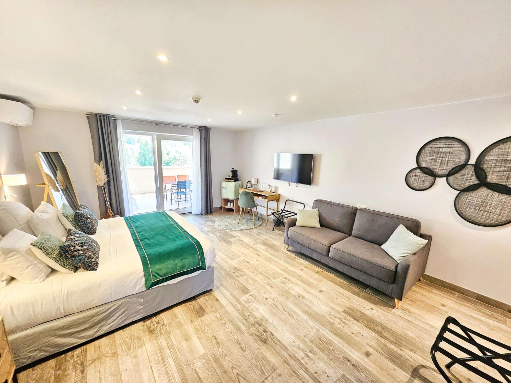 Domaine Ribiera, 5 Etoiles, & Golf - Forcalquier Hotel Niozelles