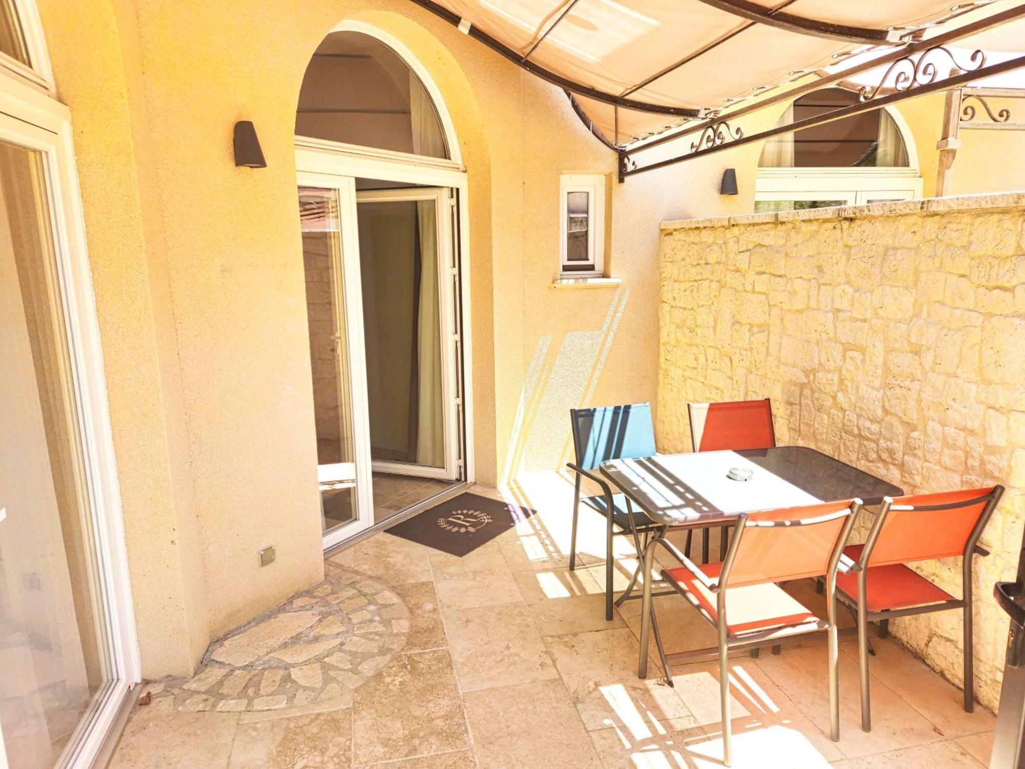 Hotel Domaine Ribiera, 5 Etoiles, & Golf - Forcalquier Niozelles