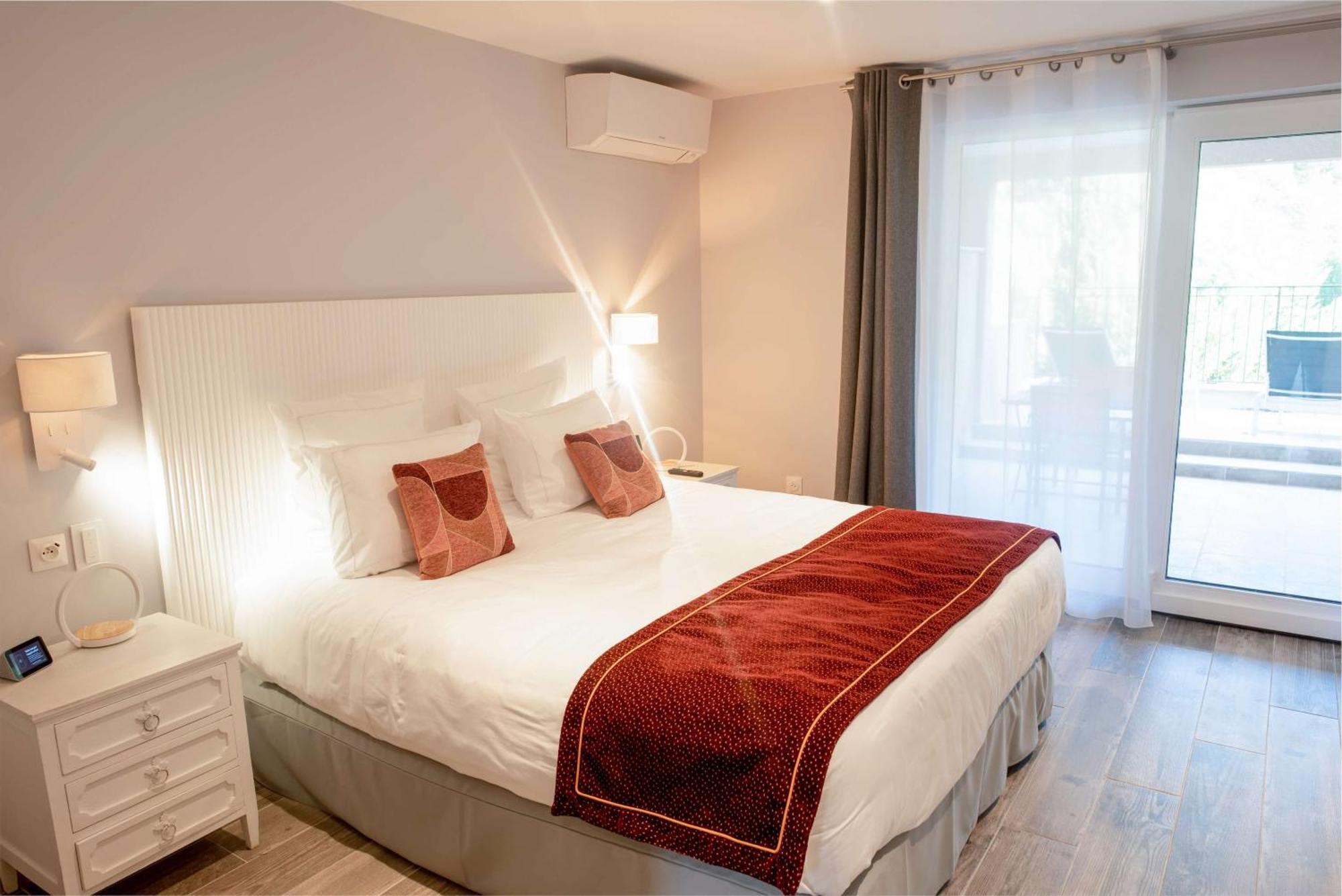 Hotel Domaine Ribiera, 5 Etoiles, & Golf - Forcalquier 5*