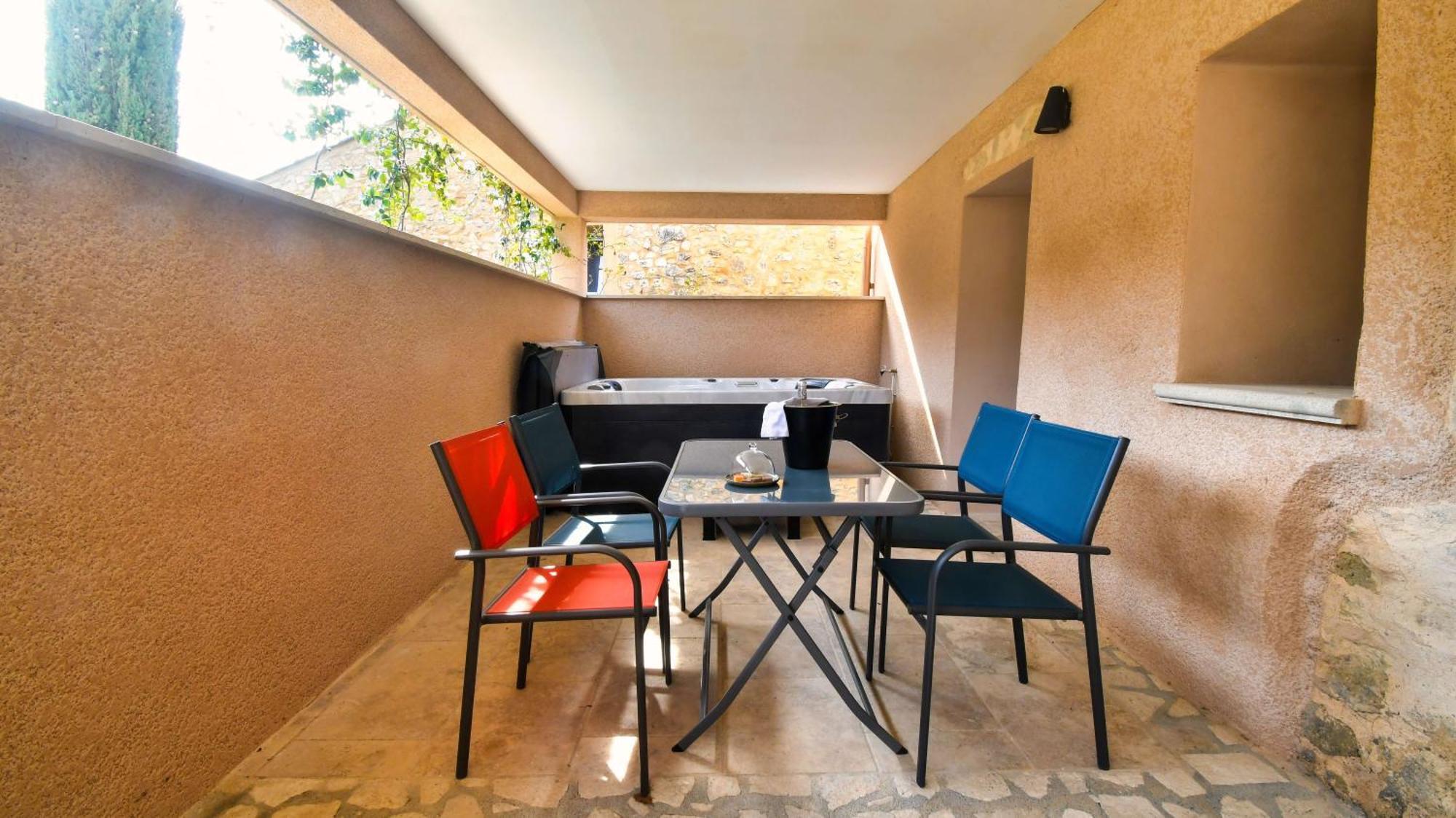 Hotel Domaine Ribiera, 5 Etoiles, & Golf - Forcalquier